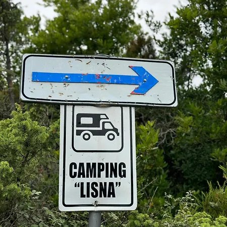 Lisna Guest house